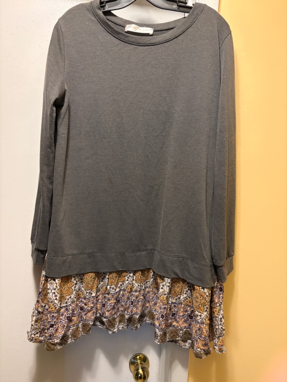 Women's Gray Long-Sleeve Layered Hem Dress with Printed Ruffle
